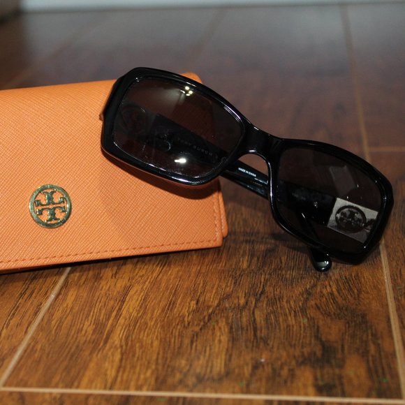 Tory Burch Sunglasses with case - Prescription frames currently - Picture 2 of 11